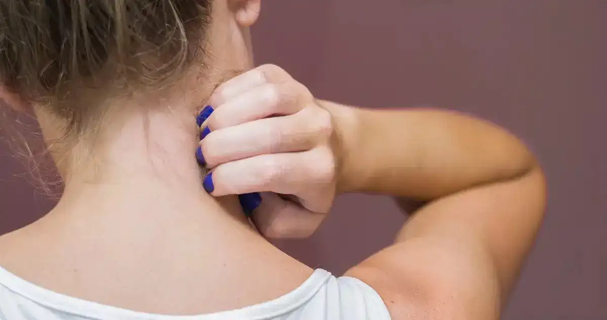 علت های رایج خارش پوست | دلایل، علائم و راه های درمان خارش پوست